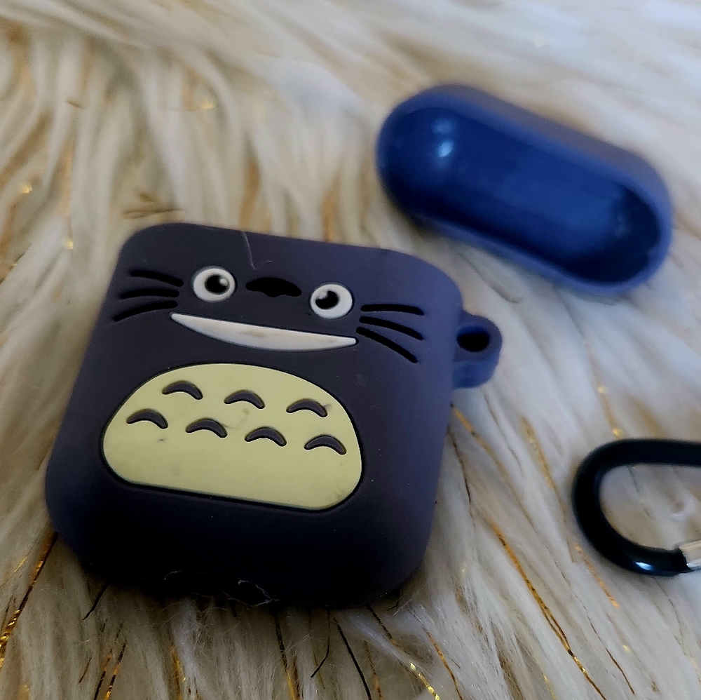 AirPods Case - Picture 3 of 5